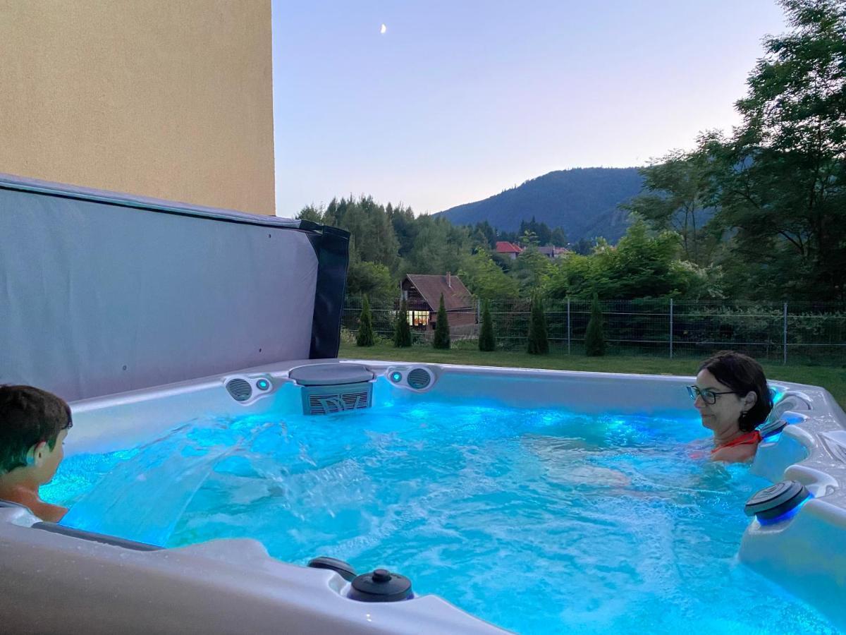 Strada Tiszas Vacation House BaileTusnad Eksteriør billede
